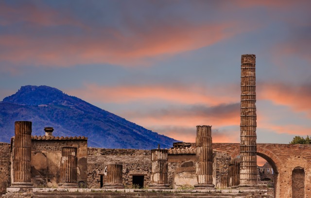 Visit Pompeii Skip-the-line-Ticket and Guided Tour in Pompeya, Italia
