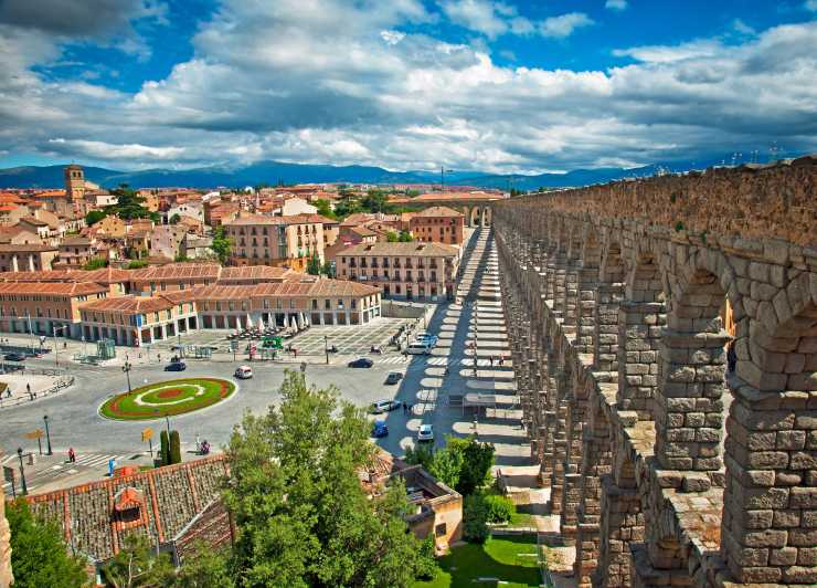 От Мадрид: Обиколка на Сеговия с влизане в катедралата и Алказар