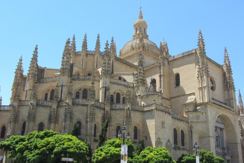 Best of Segovia: Entrance to the Cathedral and the Alcazar Bilingual Guided Tour - English Preferred