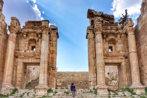 Desde Amman: Jerash, Umm Qais y Jesus 'Cave Private TripTour con guía