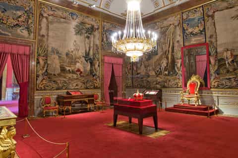 Madrid: Royal Palace and Prado Museum Guided Tour