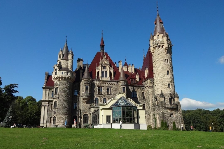 Wroclaw: privérondleiding door kasteel MosznaPrivérondleiding in het Spaans, Frans, Italiaans of Russisch