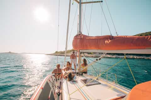 Hvar: Small-Group Sunset Cruise with Wine