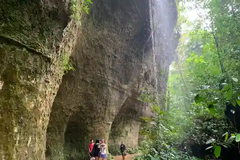 Manaos: Excursión a las Cuevas y Cascadas del Presidente Figueiredo