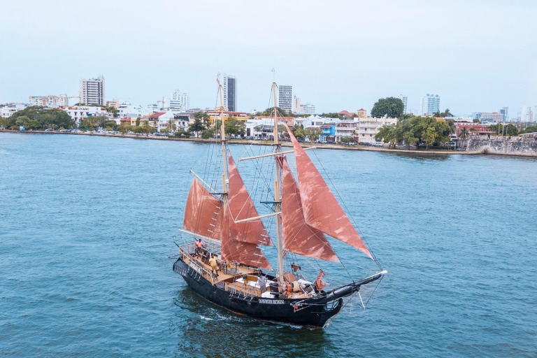 Van Cartagena: Island Beach Trip op een piratenschip en lunch