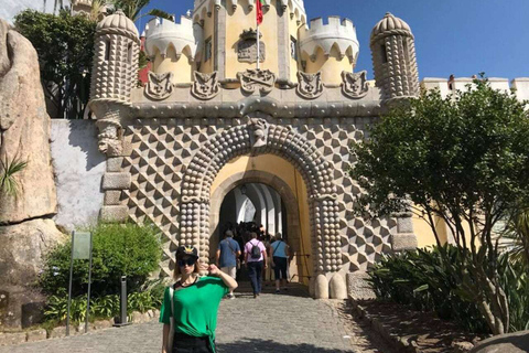 Sintra en Cascais Full-Day Private Tour vanuit LissabonRondleiding in het Frans, Engels, Portugees of Spaans