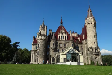 Katowice Zamek w Mosznej i Pławniowice Pałac Prywatny