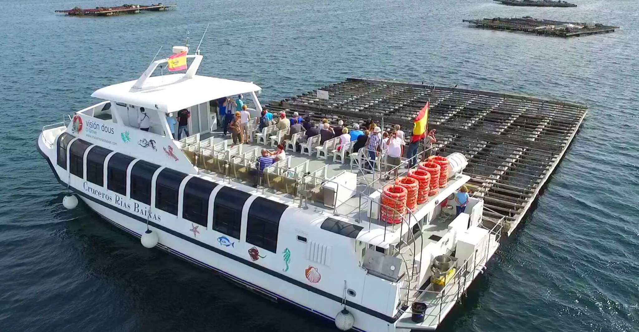 Rias Baixas, Giro in barca con vino, frutti di mare e visita della cantina - Hizvo