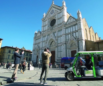 Florence: Eco-Friendly Golf Cart City Tour with Audio Guide