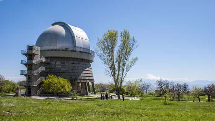 from yerevan byurakan oshakan and amberd fortress day trip