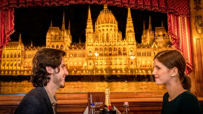 Budapest: crucero con cena y música en directo