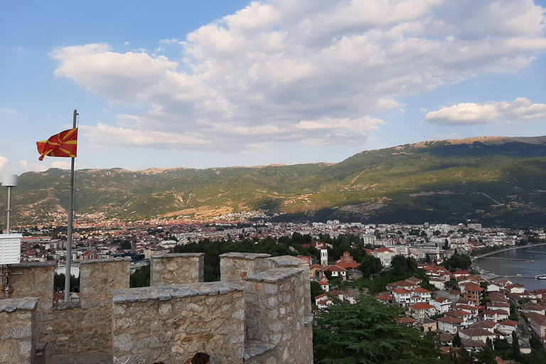 De Skopje: visite guidée privée d'une journée à OhridDe Skopje: excursion privée d'une journée à Ohrid