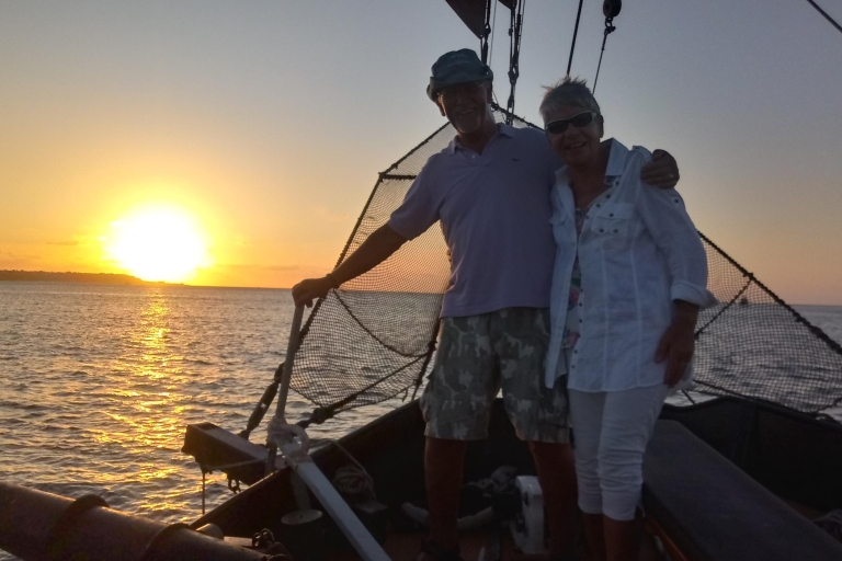 Cartagena: Sunset Cruise z otwartym barem na statku pirackimCartagena: rejs o zachodzie słońca z otwartym barem na statku pirackim