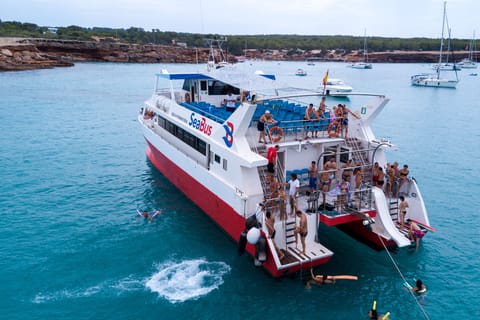 Formentera: Crystal Waters Cruise with Snorkeling and Lunch
