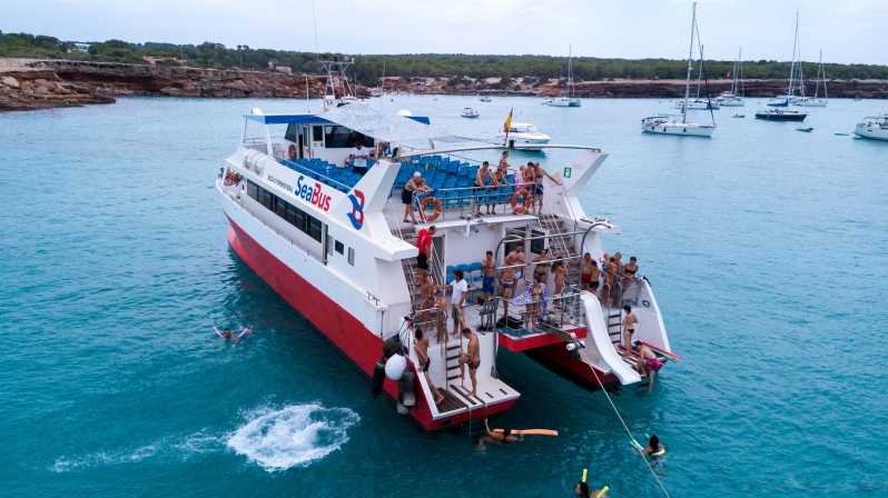Formentera: Crystal Waters Cruise met snorkelen en lunch