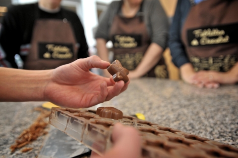 Brujas: taller de fabricación de chocolate