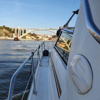 Porto: Private Yacht down River Douro