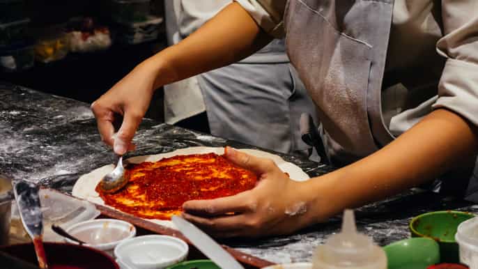 naples pizzamaking class with a chef