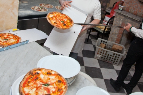 Neapol: klasa premium robienia pizzy w pizzerii