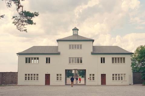 Vanuit Berlijn: geleide wandeling Sachsenhausen gedenkplaatsRondleiding Sachsenhausen in het Italiaans