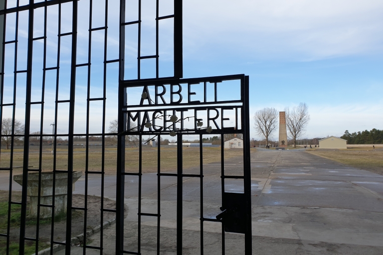 Sachsenhausen: tour a pie por el monumento conmemorativoSachsenhausen: tour en italiano