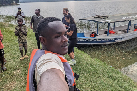 Musanze: Twin Lakes Canoe & Sunset Volcano Views