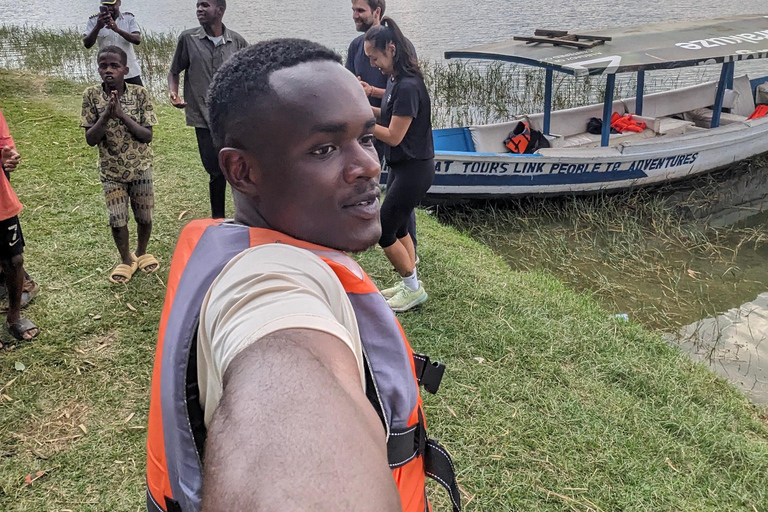 Musanze: Twin Lakes Canoe & Sunset Volcano Views