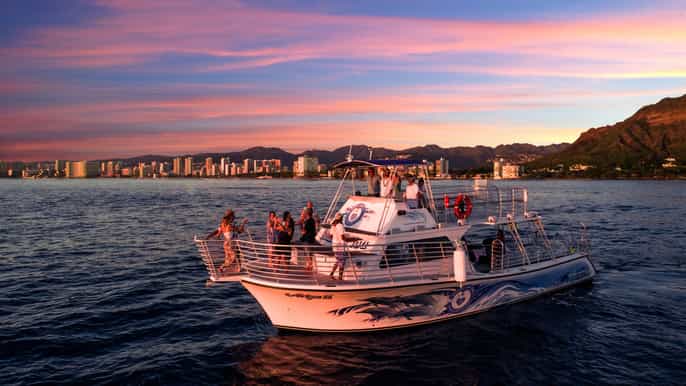 oahu waikiki sunset dinner cruise with live entertainment