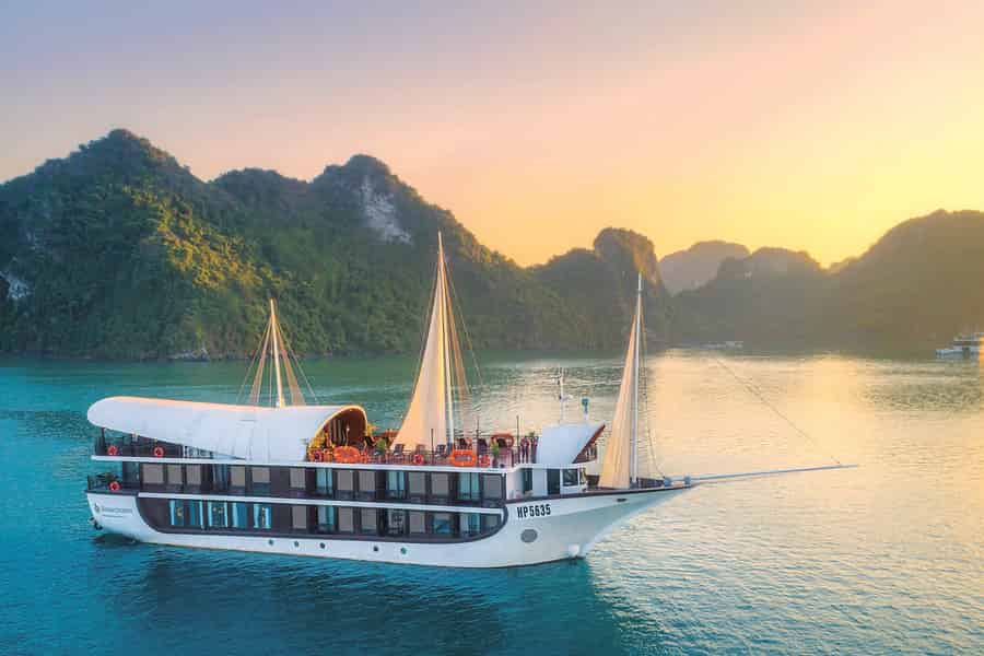 Sena Cruises: Luxuriöse Boutique-Tour in der Lan-Ha-Bucht – All-inclusive. Foto: GetYourGuide Sena Cruises: Luxuriöse Boutique-Tour in der Lan-Ha-Bucht – All-inclusive. Foto: GetYourGuide