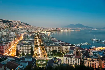 Neapel: Panorama-Stadtrundfahrt und Thermalbäder