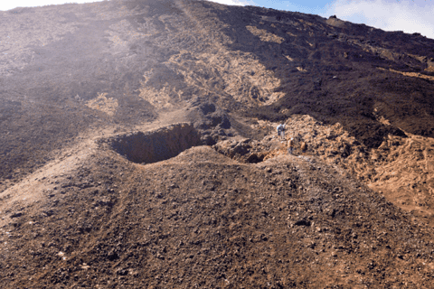 Réunion: Weekly Piton de la Fournaise Volcano Hike in French