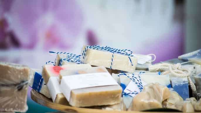 heraklion soap making experience i en traditionell by