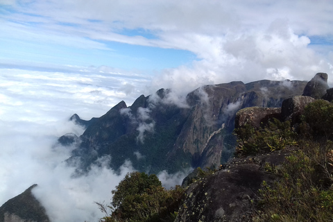 Trekking na Pedra do Sino - dia inteiroDo Rio de Janeiro: Caminhada de dia inteiro até a Pedra do Sino