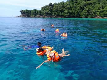 Koh Lanta: Adventure Sea Tour to Koh Rok and Koh Haa