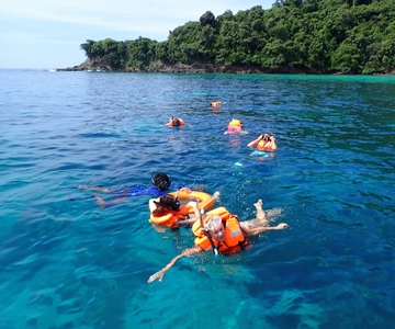 Koh Lanta: Excursão marítima de aventura a Koh Rok e Koh Haa