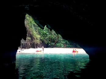 Koh Lanta: 4-Island Adventure Tour to Emerald Cave