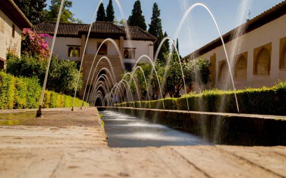 Granada: Alhambra, Gärten und Alcazaba mit Audioguide