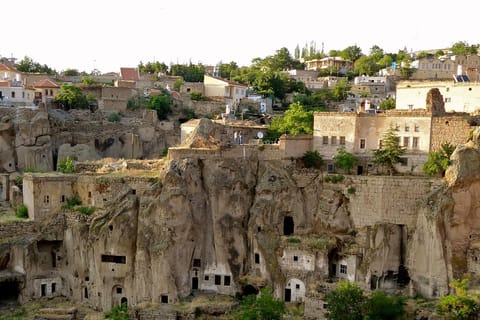 Cappadocia: Derinkuyu Underground City and Ihlara Valley