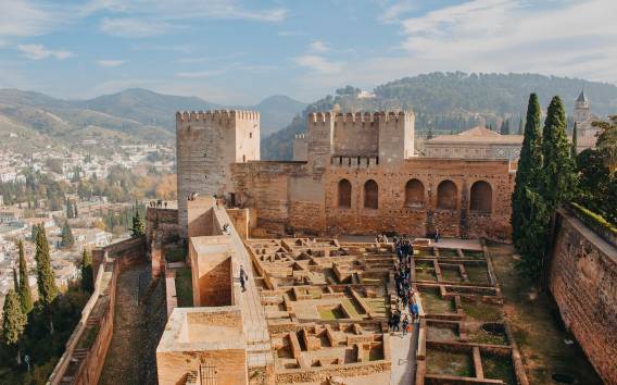 Granada: Alhambra & Stadtrundfahrt Kombipaket