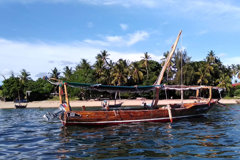 Ab Stone Town: Dau-Inselsegeltour mit BBQ-MittagessenTour ab Strandhotels