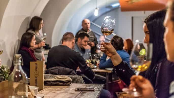 budapest hungarian wine tasting experience