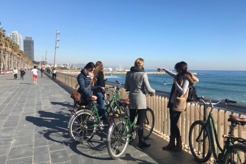 Barcelona: Fahrradtour am Abend in kleiner Gruppe