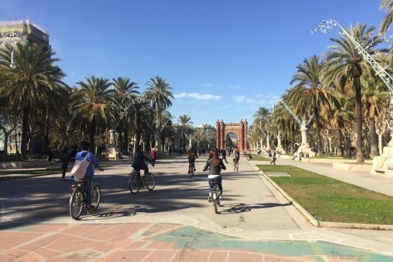 Barcelone : visite à vélo en petit groupe en soirée