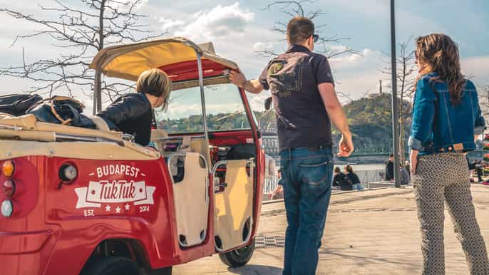 budapest tuktuk tour with zwack unicum distillery tour