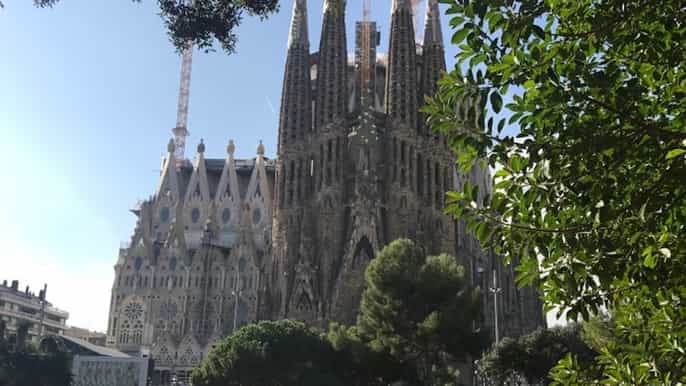 barcelona early entrance sagrada familia tour