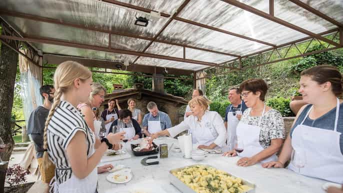 da firenze lezione di cucina e pranzo in agriturismo toscano