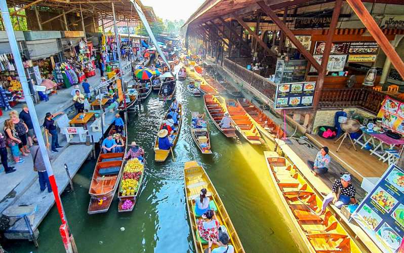 From Bangkok: Damnoen Saduak & Train Market Tour in Spanish