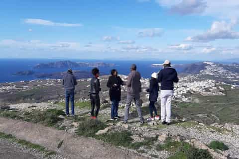 Santorini: Bus Tour, Wine Tasting, and Volcano Cruise