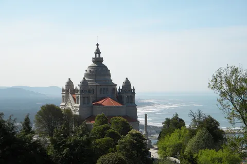 From Porto: Viana Castelo and Ponte Lima Private Tour