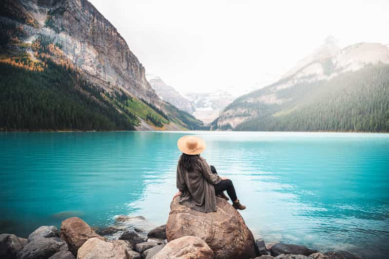 From Banff: Lake Louise and Moraine Lake Sightseeing Tour